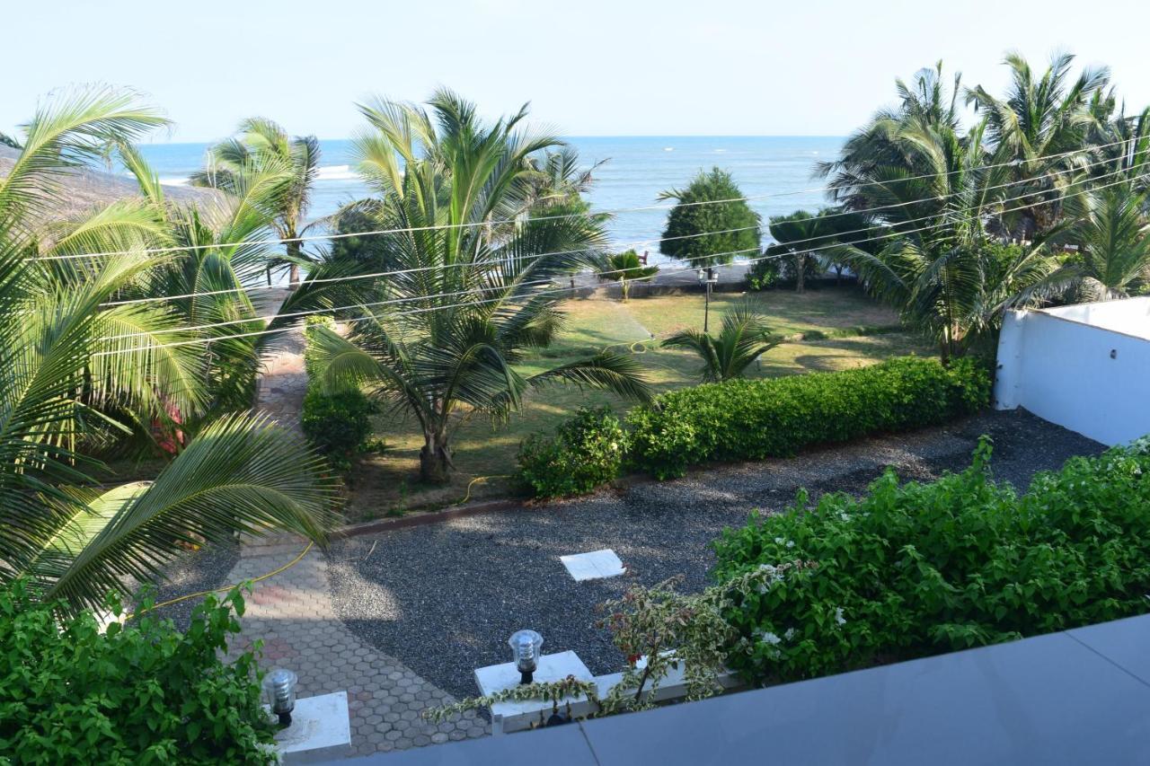 Coconut Pointe Villa & Beach Resort Prampram Exteriör bild